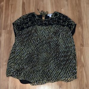 patterned women’s shirt